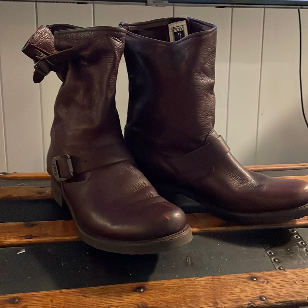 FRYE Veronica Short Boot Size 9.5 B, Brown Full Grain Brush-Off